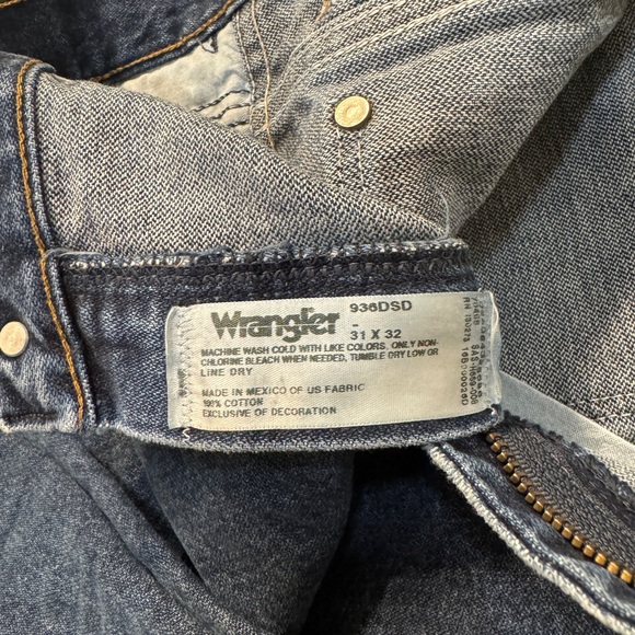 Regular Fit Authentic Wrangler 936 Cowboy Mid Rise Blue Jeans - Picture 3 of 3